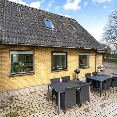 Stunning In Sydals With Wifi Skovby (Syddanmark)