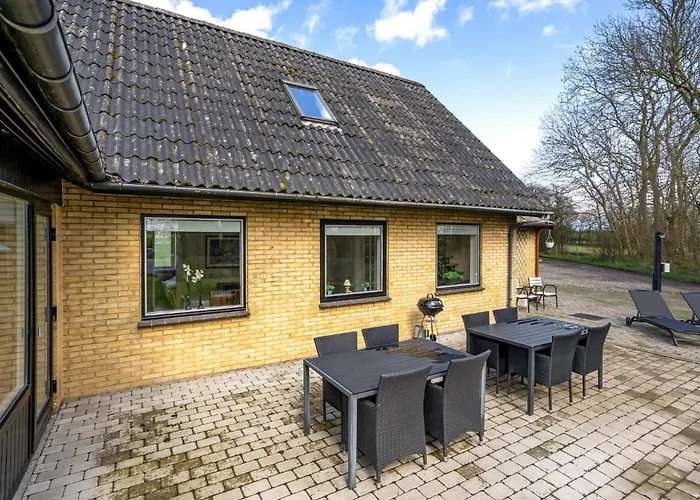 Stunning In Sydals With Wifi Skovby (Syddanmark)